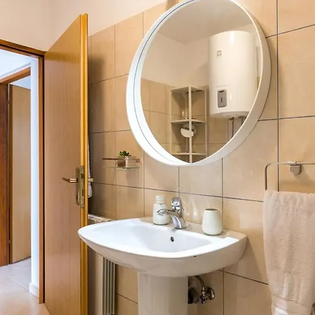 Daire Mara, Duga Uvala Istria