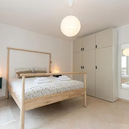 Mara, Duga Uvala Istria Apartment Segotici